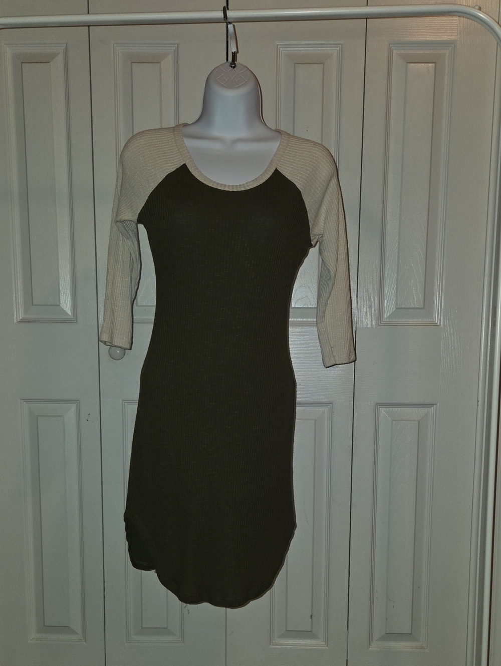 Raglan Ribbed Midi Dress in Olive Green and Cream